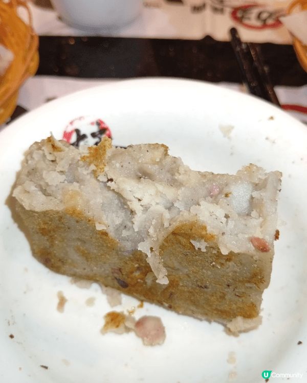 功夫堅尼地城分店的芋頭糕夠香脆，芋頭非常厚切，啖啖都是芋頭香...