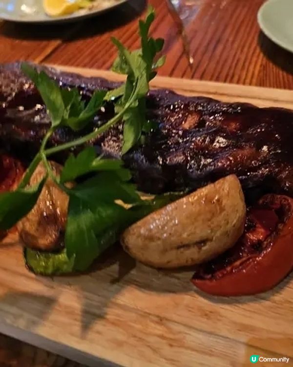招牌生蠔配任飲紅酒🦪🍷🍖