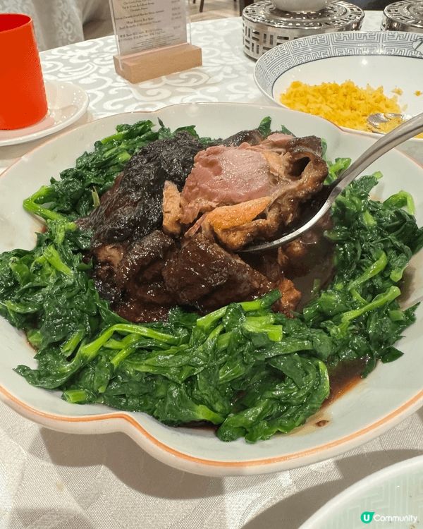 屋企人新年去旅行，提早食團年飯，揀左旺角希爾頓花園酒店中菜廳...