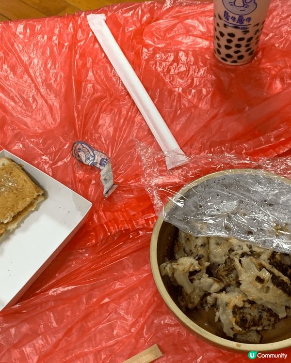 每年新年必定一家人一起吃盆菜，每次都有好多名貴食材，很滿足很...