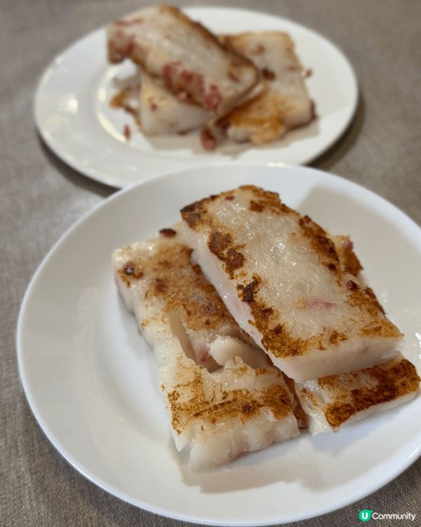 呢三張相片充滿家庭溫馨，記錄我同媽媽一齊煮賀年食品嘅珍貴時刻...