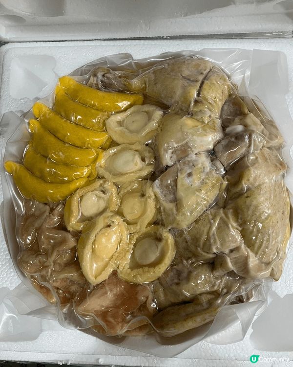 新年全家人高高興興一齊食盆菜和大魚大肉!