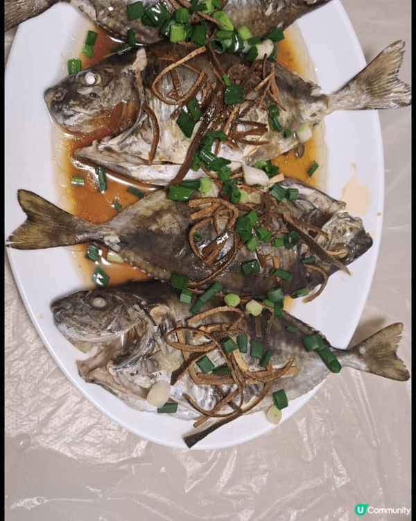 新年全家人高高興興一齊食盆菜和大魚大肉!