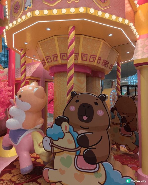 今個新年節日氣氛很濃厚， mikiki 商場已經佈置得好靚，...