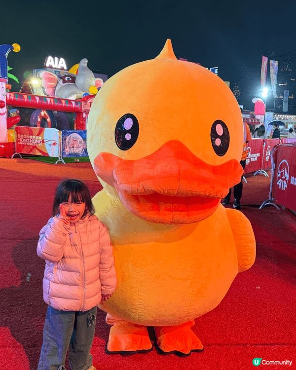 誰懂啊！第一次帶她去AIA，反應真的把我可愛暈了！👀