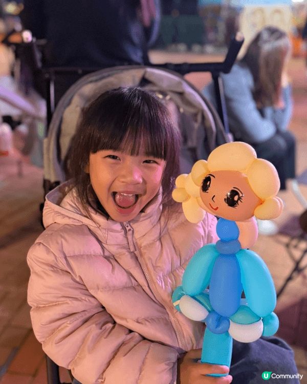誰懂啊！第一次帶她去AIA，反應真的把我可愛暈了！👀