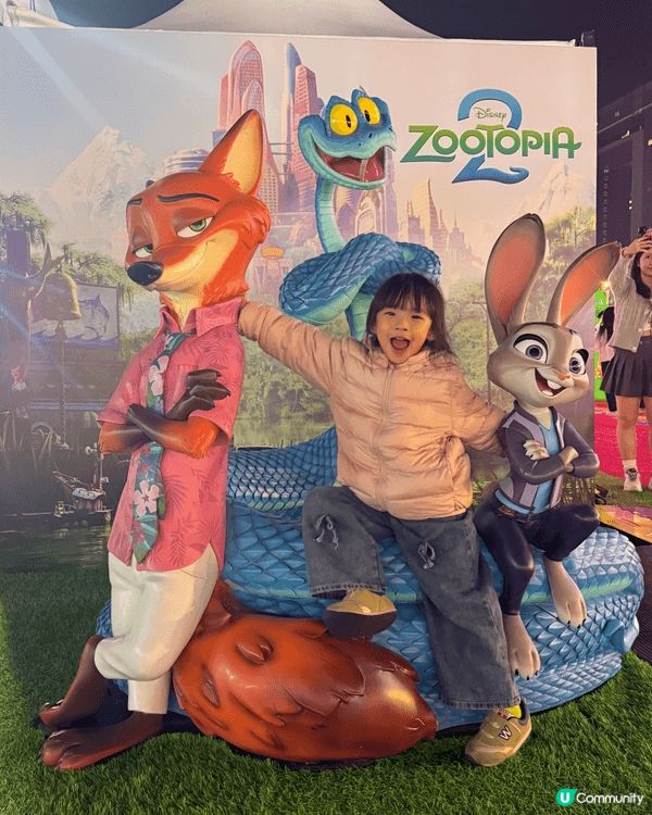 誰懂啊！第一次帶她去AIA，反應真的把我可愛暈了！👀