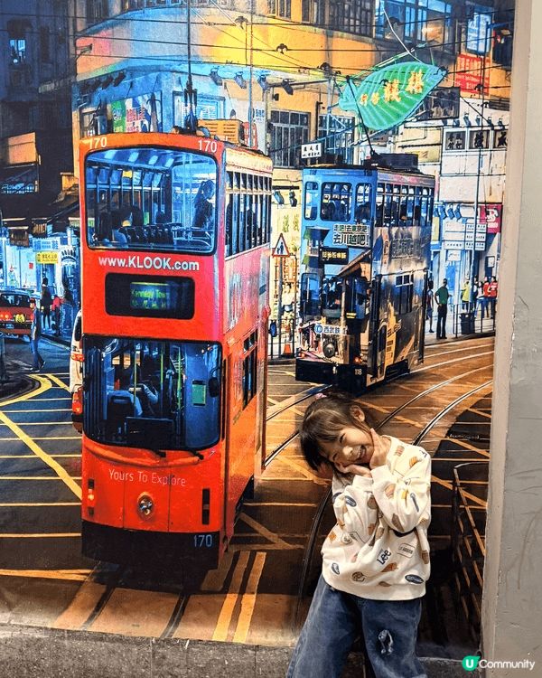 誰懂啊！第一次帶她去AIA，反應真的把我可愛暈了！👀