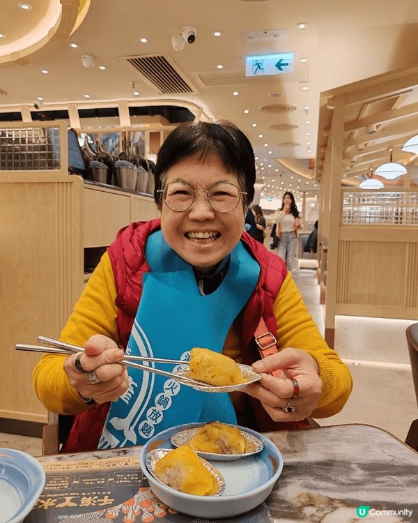 去旺角新世記中心食自助捞海鲜，品種十分多，新鮮可口。👍😊👍👍...