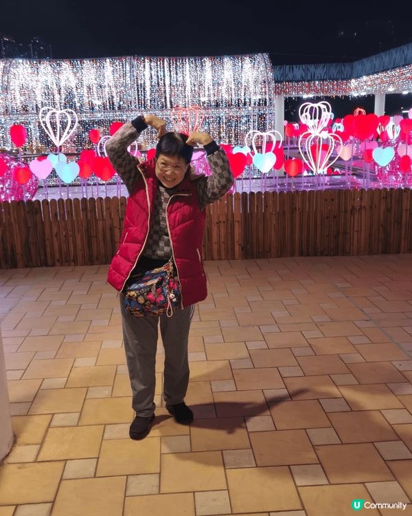 去旺角新世記中心食自助捞海鲜，品種十分多，新鮮可口。👍😊👍👍...