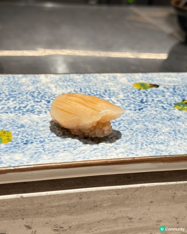 餐廳有吧枱座位及sofa座位，平日晚市都差唔多滿座，大家黎之...