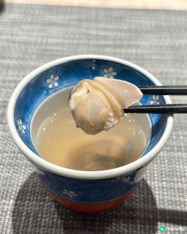 餐廳有吧枱座位及sofa座位，平日晚市都差唔多滿座，大家黎之...