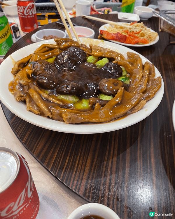 每年過節一家人都會熱熱鬧鬧回家吃飯的