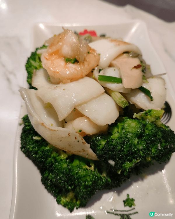 賀年最重要的是享用美食，我建議大家留港消費，支持本地食肆。荃...