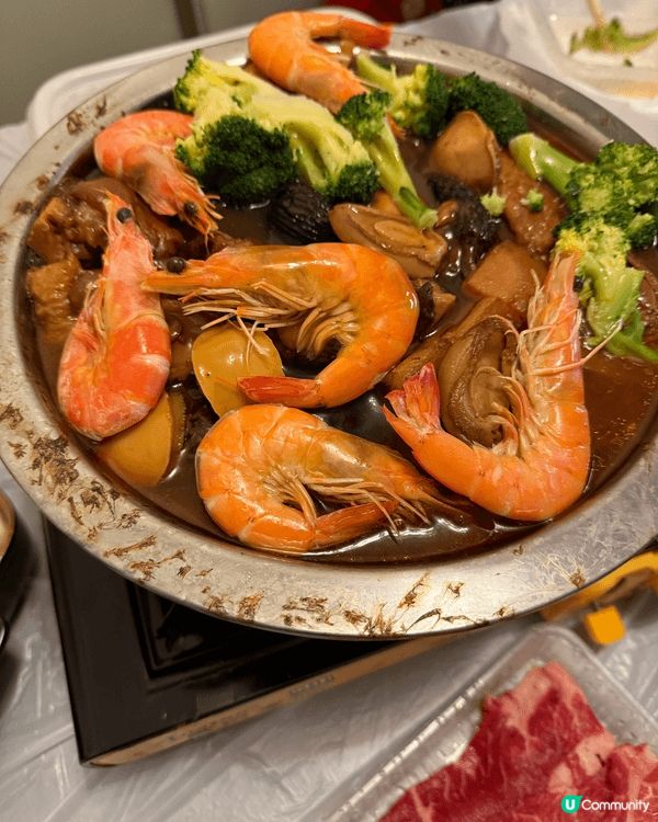 每逢做節，都一定會與家人一起聚聚食盤菜及湯圓，寓意團團圓圓，...
