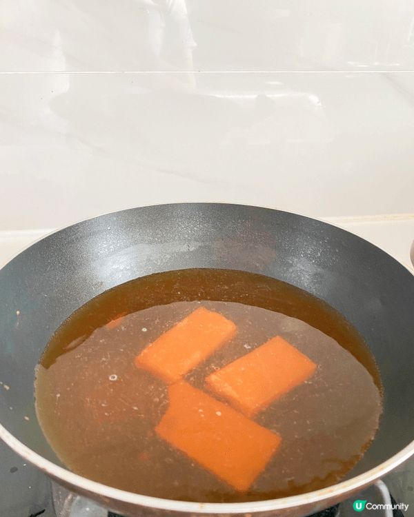 新年到，對比蘿蔔糕，我更喜歡紅棗糕，因為對女士有益，可以補血...