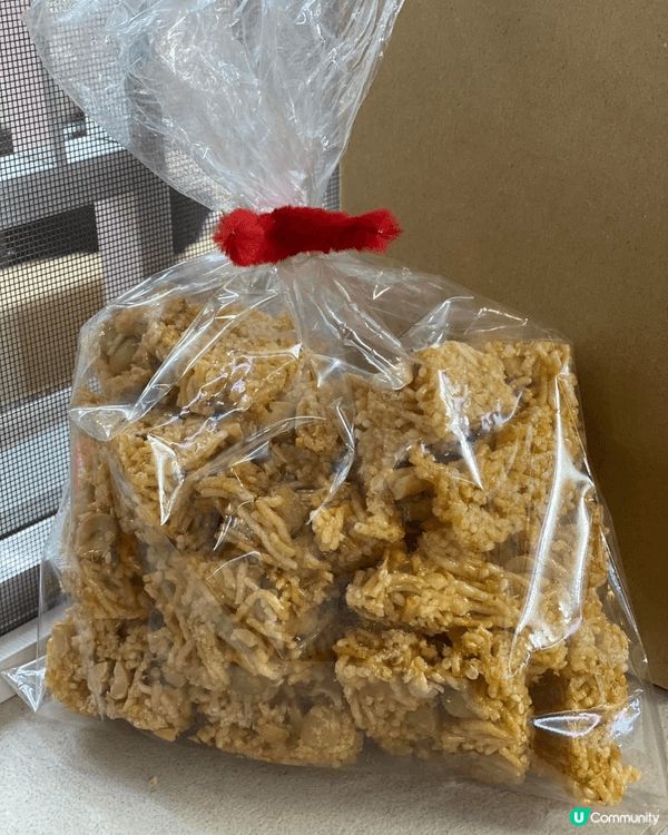 我覺得傳統米通最好食，口感鬆脆香甜，花生香濃郁，新年放喺全盒...
