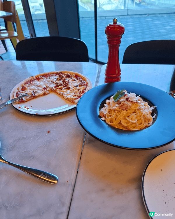 位於青衣城嘅Pizza Express👨‍🍳，享用意式風味新...