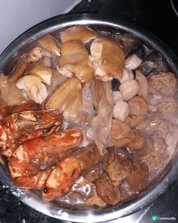 第一，足料鮑魚盆菜用料上乘，送禮自用都適合，也適合團圓歡聚的...