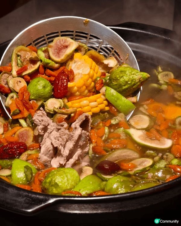 包括无花果木瓜火锅锅底，寿喜烧猪肉，蓝莓芝士蛋糕