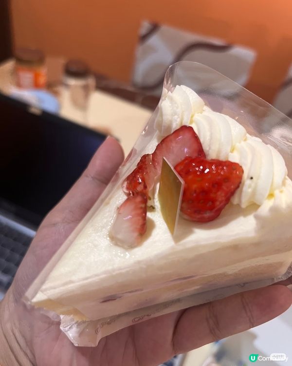 外婆，呢個蛋糕留俾你！🍓🍰