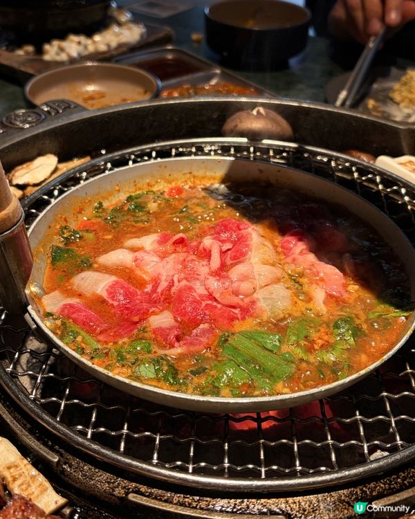 位置在深業上城3樓小鎮南區T3081,蓮花山入口那邊,比較好...