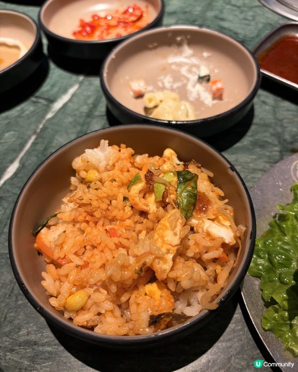 位置在深業上城3樓小鎮南區T3081,蓮花山入口那邊,比較好...