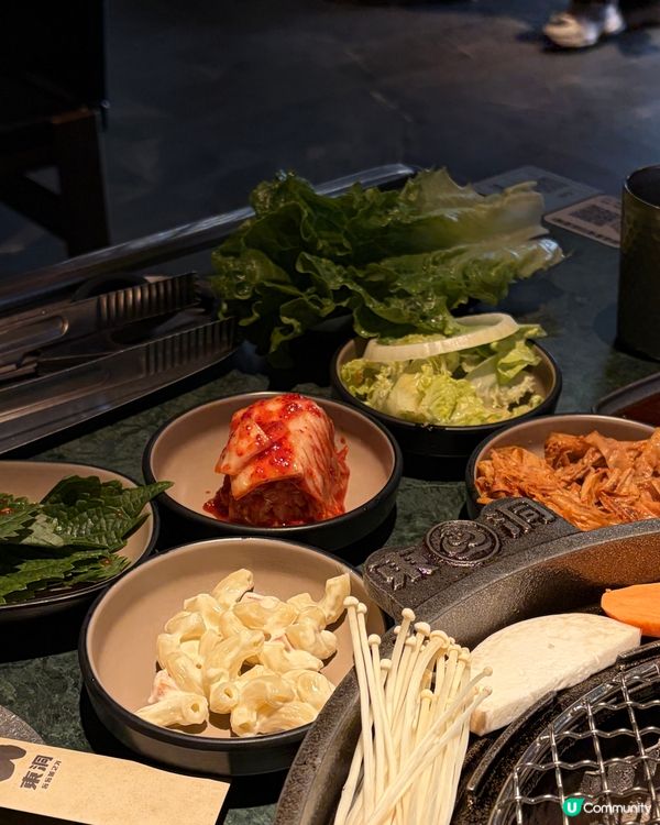 位置在深業上城3樓小鎮南區T3081,蓮花山入口那邊,比較好...