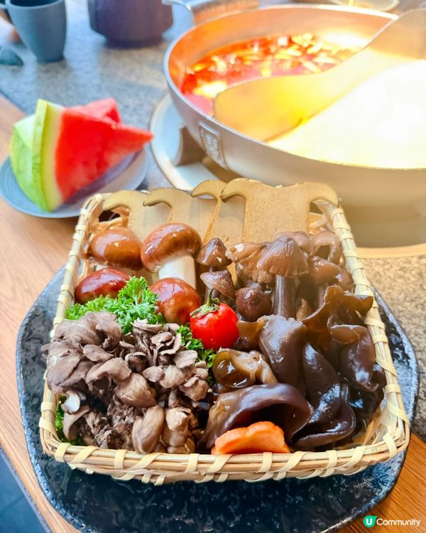 一家人團年/新年聚會😛最啱去打邊爐💗湊湊火鍋最近推出咗多款新...