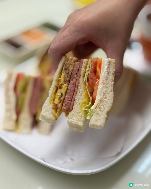 灣仔老字號！金堡茶餐廳大件夾抵食😋