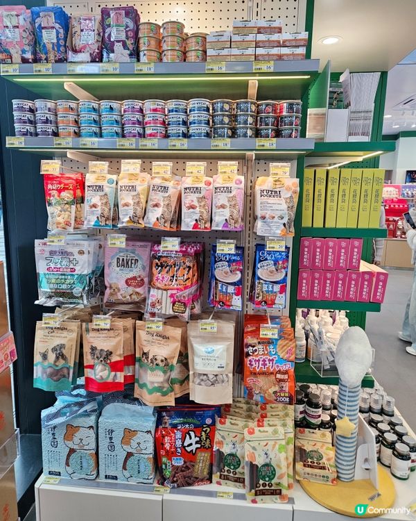 今日去啟德食飯經過全新7-Eleven概念店，嘩，簡直係精品...