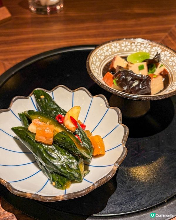 中午嚟到銅鑼灣 #紅粧蜀語食午市套餐,環境好有格調‼️紅色調...