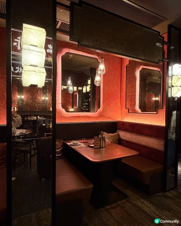 中午嚟到銅鑼灣 #紅粧蜀語食午市套餐,環境好有格調‼️紅色調...