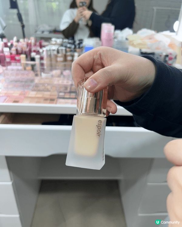 之前在韓國做色彩測試，星級化妝師推介了妝前面霜及粉底非常好用...