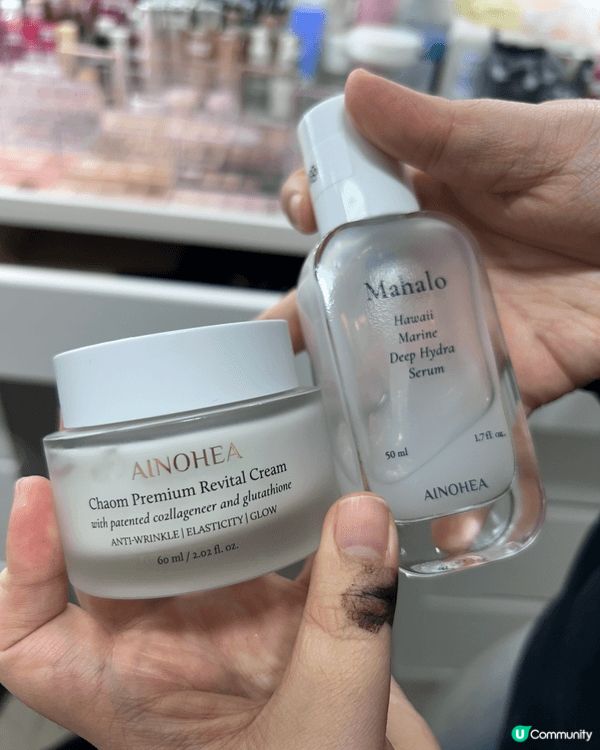 之前在韓國做色彩測試，星級化妝師推介了妝前面霜及粉底非常好用...