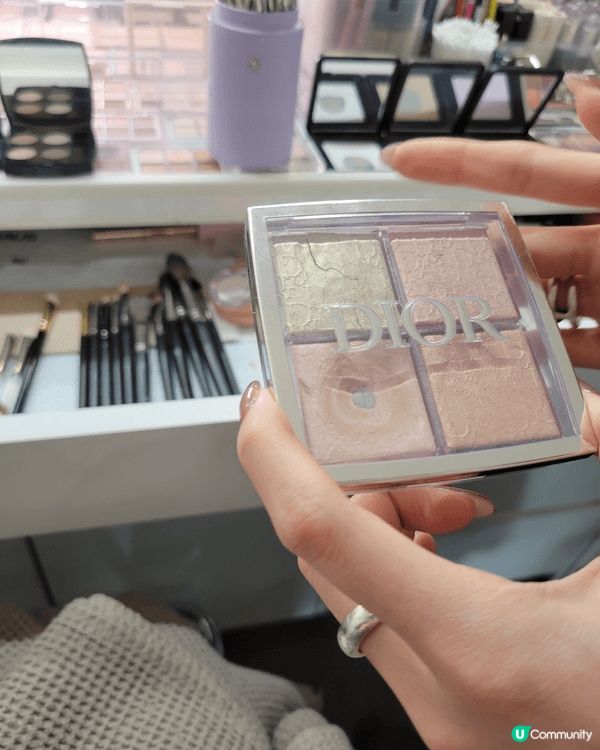 最近到韓國學化妝老師推介好物，妝前乳用後底妝全日非常貼服，光...