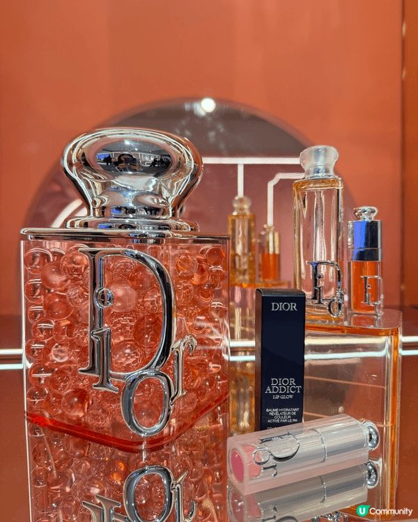 第一枝Dior既潤唇膏係舊同事送俾我，一直都覺得好潤，搬新屋...