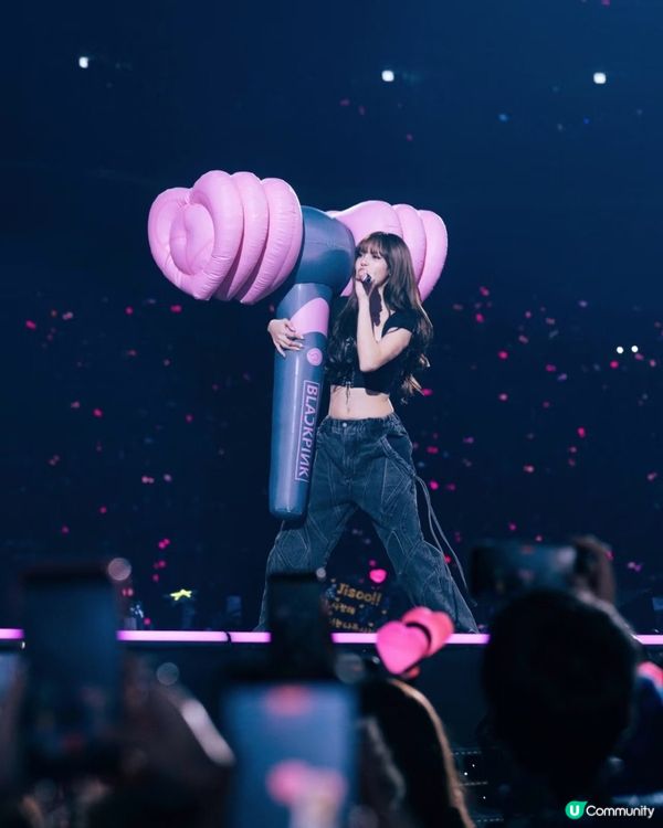 Lisa香港演唱會造型五大時尚秘密