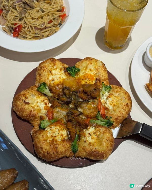 Pizza Hut 限定金沙八芝批系列！