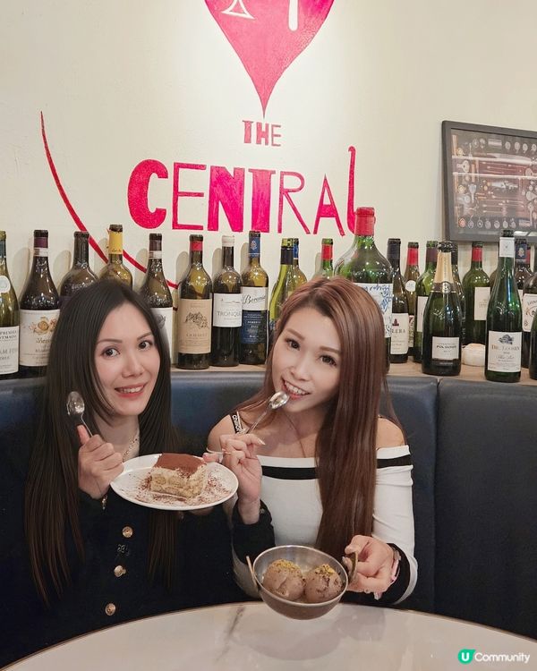 聽聞朗屏西鐵站附近開左間高質西餐廳，同姊妹一於去試下先！店員...