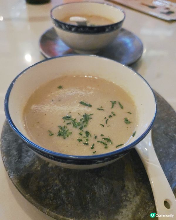 聽聞朗屏西鐵站附近開左間高質西餐廳，同姊妹一於去試下先！店員...