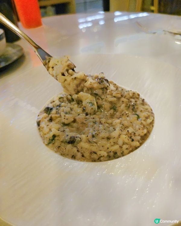 聽聞朗屏西鐵站附近開左間高質西餐廳，同姊妹一於去試下先！店員...