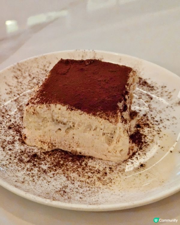 聽聞朗屏西鐵站附近開左間高質西餐廳，同姊妹一於去試下先！店員...