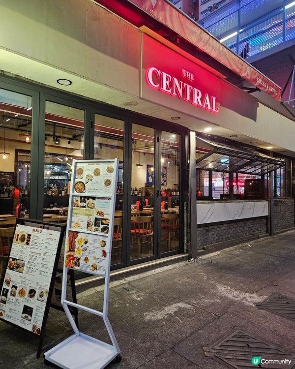 聽聞朗屏西鐵站附近開左間高質西餐廳，同姊妹一於去試下先！店員...