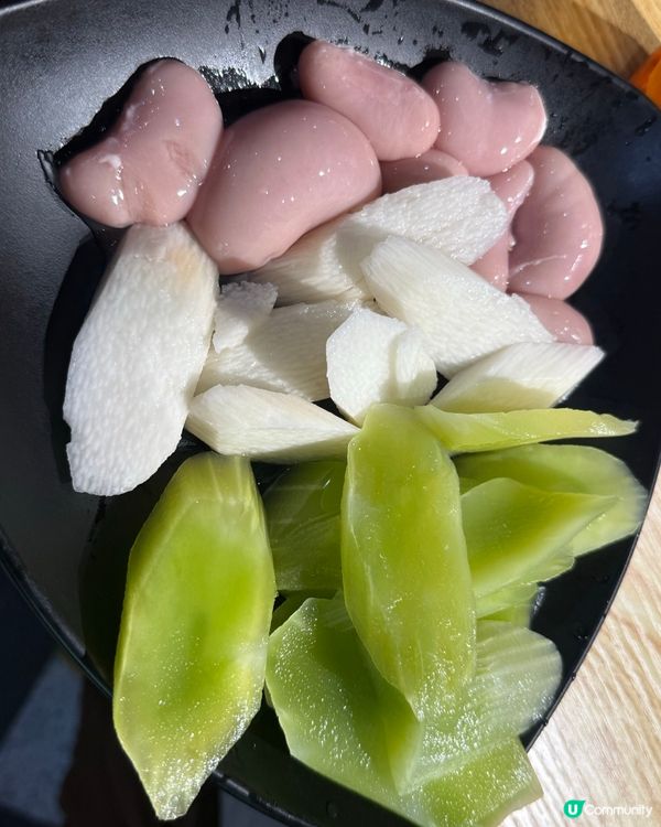 喺旺角彌敦道$168任食😍有太多嘢食，無限時