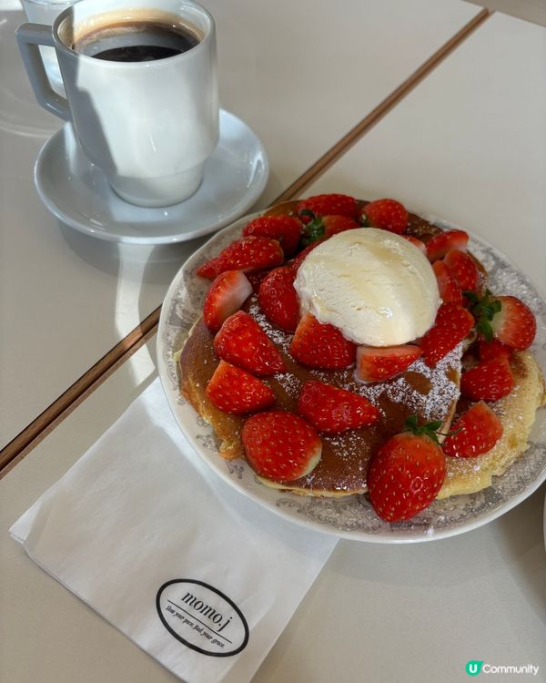 韓 cafe 草莓班戟🍓😋