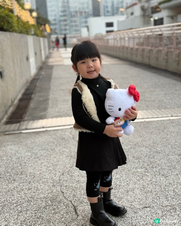 開心到癲咗！妹仔愛音樂公仔 🥰