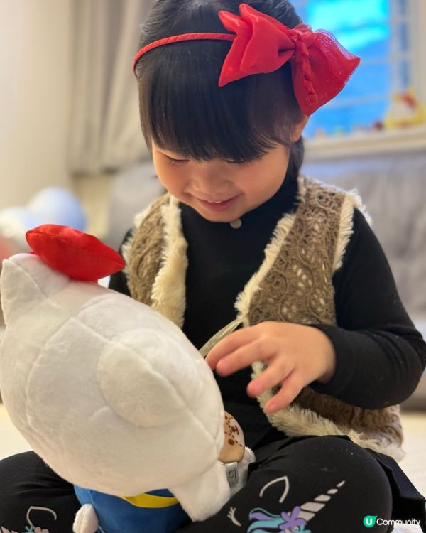 開心到癲咗！妹仔愛音樂公仔 🥰