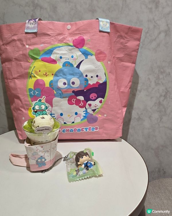 期間限定，吃雪糕杯連Sanrio 杯套