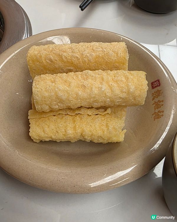 醬料16蚊一位唔貴啦. 滋補滾湯火鍋鹹咗啲. 雪花鮮吊籠肉質...